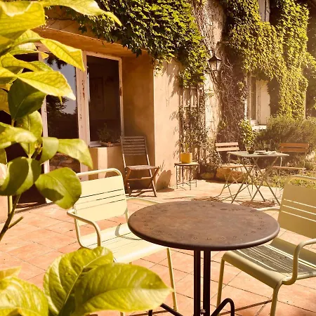 Le Repaire De La Reveuse 住宿加早餐酒店 3*